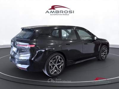 BMW iX xDrive40 Pacchetto Sportivo Edition Signature Nero usata Corciano