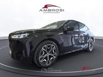 BMW iX xDrive40 Pacchetto Sportivo Edition Signature Nero usata Corciano
