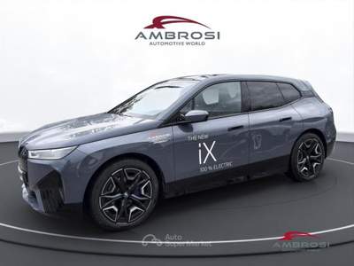 BMW iX xDrive40 Pacchetto Sportivo Grigio usata Corciano