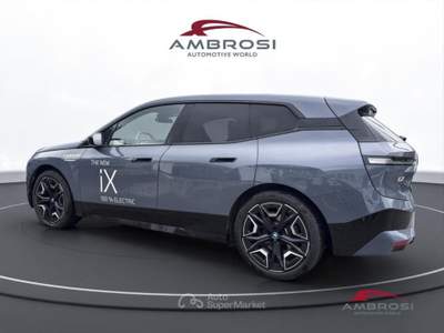 BMW iX xDrive40 Pacchetto Sportivo Grigio usata Corciano