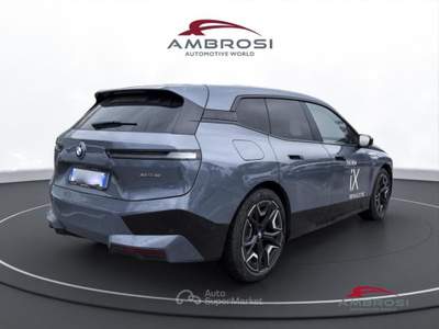 BMW iX xDrive40 Pacchetto Sportivo Grigio usata Corciano