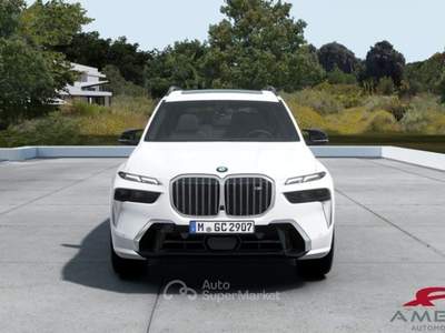 BMW X7 M60i 48V Bianco usata Corciano