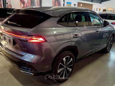 MG HS HEV Luxury Grigio usata Castellammare di Stabia