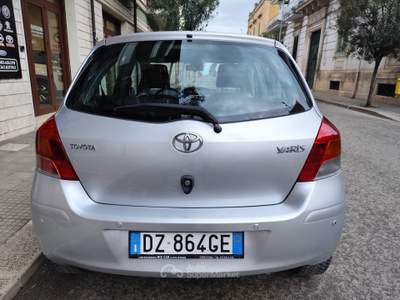 Toyota Yaris 90cv DIESEL PERFETTA Grigio usata CORATO