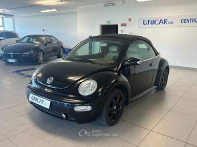 Volkswagen New Beetle 1.600 BENZINA 102 CV CABRIO Nero usata Alba