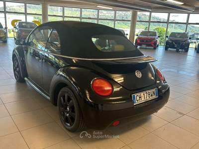 Volkswagen New Beetle 1.600 BENZINA 102 CV CABRIO Nero usata Alba