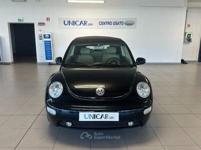 Volkswagen New Beetle 1.600 BENZINA 102 CV CABRIO Nero usata Alba