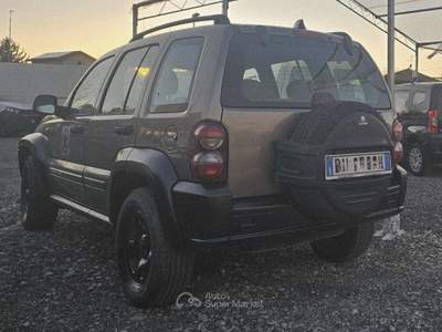 Jeep Cherokee JEEP CHEROKEE 2.800 CRD Bianco usata Santa Giuletta