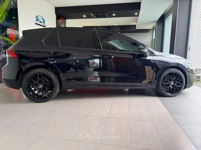 Volkswagen Golf 1.0 eTSI EVO DSG Life Nero usata Pomezia
