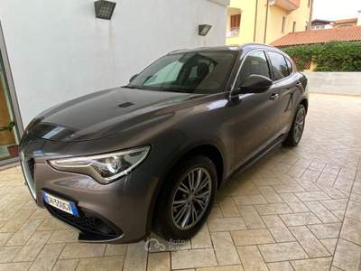 Alfa Romeo Stelvio 2.2 Turbodiesel 190 CV AT8 Q4 Business Grigio usata Olbia