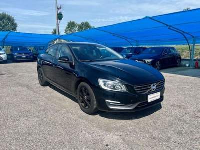 Volvo S60 D2 Momentum+CONTO VENDITA Nero usata Borgo San Giacomo
