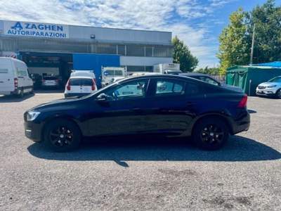 Volvo S60 D2 Momentum+CONTO VENDITA Nero usata Borgo San Giacomo