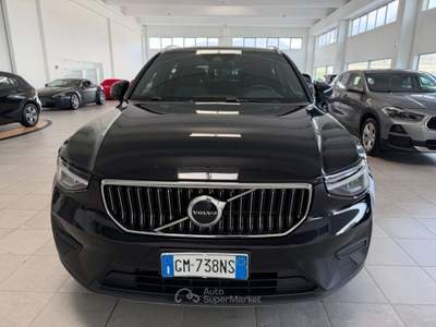 Volvo XC40 T4 Recharge Plug-in Hybrid automatico Core Nero usata Gemona del Friuli