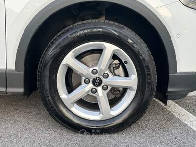 Audi Q2  - q2 30 2.0 tdi business s-tronic Bianco usata Salerno