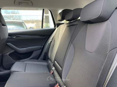 Skoda Octavia 2.0 TDI EVO SCR DSG Wagon Sportline Nero usata Oderzo