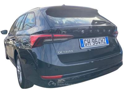 Skoda Octavia 2.0 TDI EVO SCR DSG Wagon Sportline Nero usata Oderzo