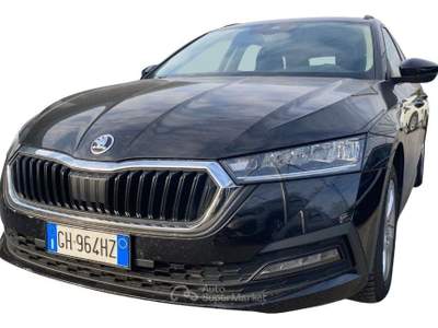 Skoda Octavia 2.0 TDI EVO SCR DSG Wagon Sportline Nero usata Oderzo