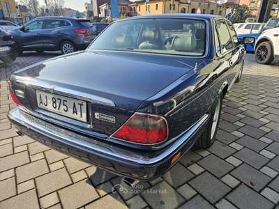 Jaguar XJ 4.0 cat automatic Blu/Azzurro usata Venezia