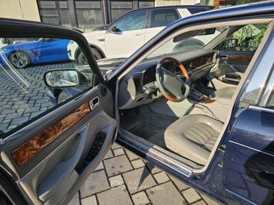 Jaguar XJ 4.0 cat automatic Blu/Azzurro usata Venezia