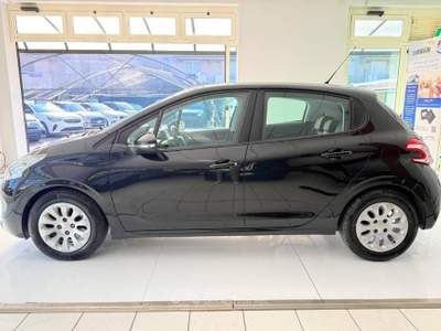 Peugeot 208 1.4 hdi 8v Active 5p Nero usata Ponte San Nicolò