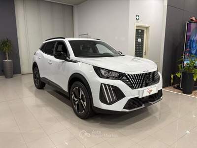 Peugeot 2008 1.2 puretech Allure s&s 100cv Bianco usata Romano Canavese