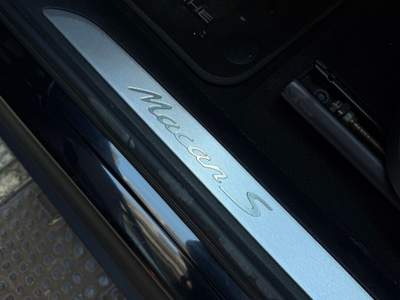 Porsche Macan 3.0 benzina 340cv **FULL** Nero usata Bari