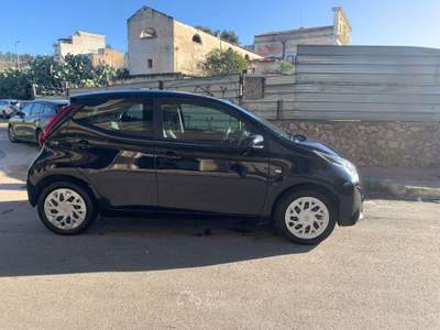 Toyota Aygo 1.0 VVT-i 72 CV 5p. x-clusiv Nero usata Grottaglie
