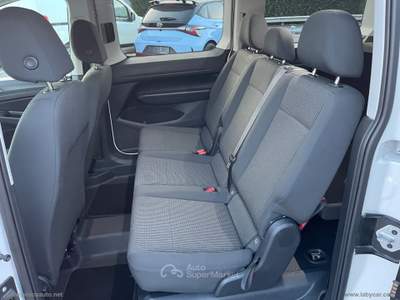 Volkswagen Caddy Caddy 2.0 TDI 102CV Space Maxi 7 POSTI Bianco usata Lavis