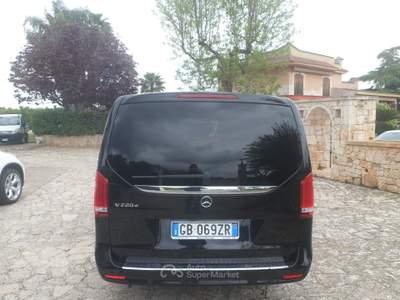 Mercedes-Benz Classe V V 220 d Automatic Premium Extralong Nero usata San Michele Salentino