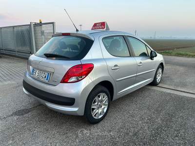 Peugeot 207 PEUGEOT 207 NEOPATENTATI. 36.000KM! Argento usata Cameri