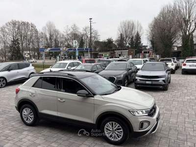 Volkswagen T-Roc 2.0 TDI SCR 150 CV DSG Beige usata Russi