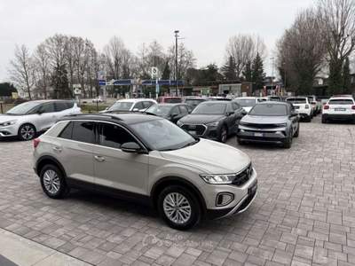 Volkswagen T-Roc 2.0 TDI SCR 150 CV DSG Beige usata Russi