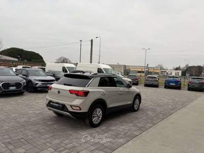 Volkswagen T-Roc 2.0 TDI SCR 150 CV DSG Beige usata Russi