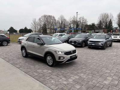 Volkswagen T-Roc 2.0 TDI SCR 150 CV DSG Beige usata Russi