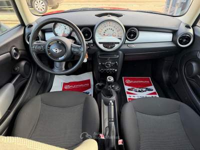 MINI 1.5 Cooper D Hype 5 1.6 16V One (55kW) Rosso usata Sant'Antimo