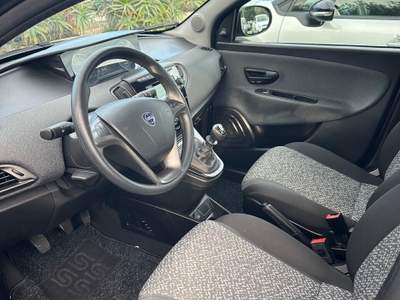 Lancia Ypsilon 5 porte S&amp;S Hybrid Ecochic Gold Grigio usata Giovinazzo