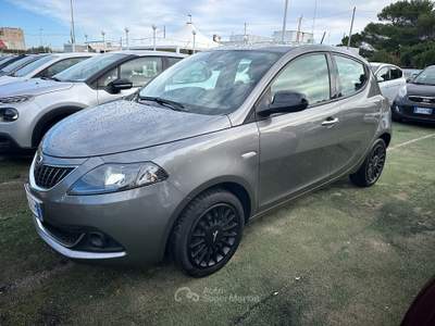 Lancia Ypsilon 5 porte S&amp;S Hybrid Ecochic Gold Grigio usata Giovinazzo