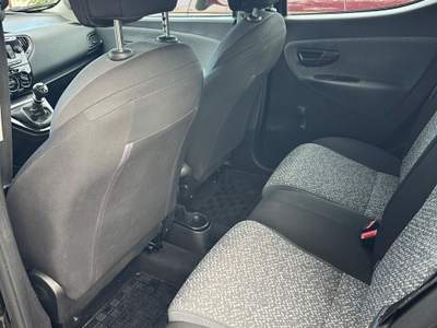 Lancia Ypsilon 5 porte S&amp;S Hybrid Ecochic Silver Nero usata Giovinazzo