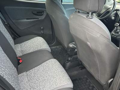 Lancia Ypsilon 5 porte S&amp;S Hybrid Ecochic Silver Nero usata Giovinazzo