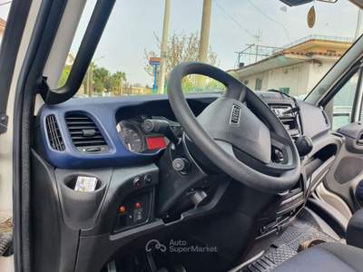 Iveco Daily 35 ql carro attrezzi soccorso stradale Bianco usata Sant'Egidio del Monte Albino