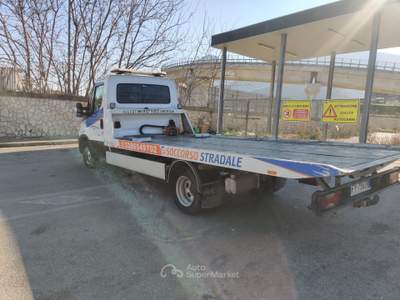 Iveco Daily 35 ql carro attrezzi soccorso stradale Bianco usata Sant'Egidio del Monte Albino
