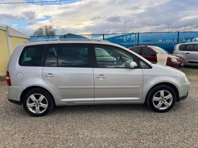 Volkswagen Touran 2.0 16V TDI UNICOPROPRIETARIO Argento usata Arezzo