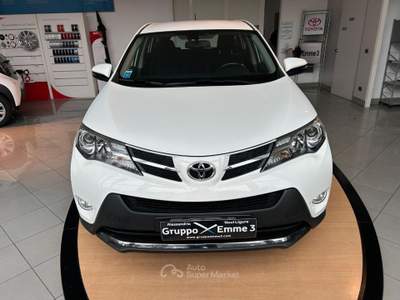 Toyota RAV4 RAV4 2.0 D-4D 2WD Active Bianco usata Novi Ligure