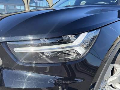 Volvo XC40 Automatica Momentum Pro +Adaptive CruiseControl Nero usata Crocetta del Montello