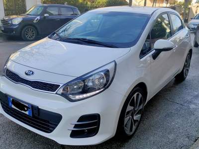 Kia Rio 5p. Active Bianco usata Valenzano