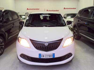 Lancia Ypsilon 3ª serie 1.0 FireFly 5 porte S&S Hybrid Gold Bianco usata Torino
