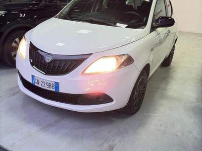 Lancia Ypsilon 3ª serie 1.0 FireFly 5 porte S&S Hybrid Gold Bianco usata Torino