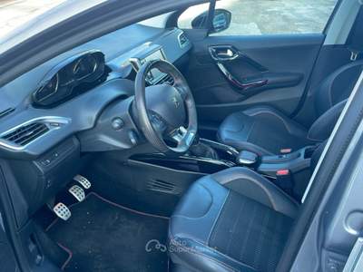Peugeot 2008 2008 BlueHDi 100 S&S Black Matt Grigio usata Pordenone