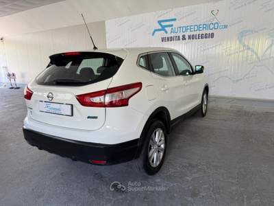 Nissan Qashqai Nissan Qashqai 1.5 Dci 110cv Bianco usata Pompei