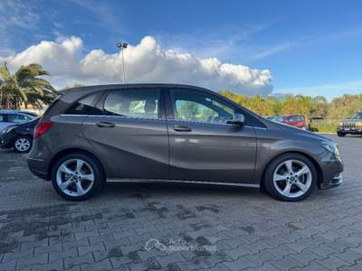 Mercedes-Benz Classe B 180 CDI Premium Grigio usata San Michele Salentino
